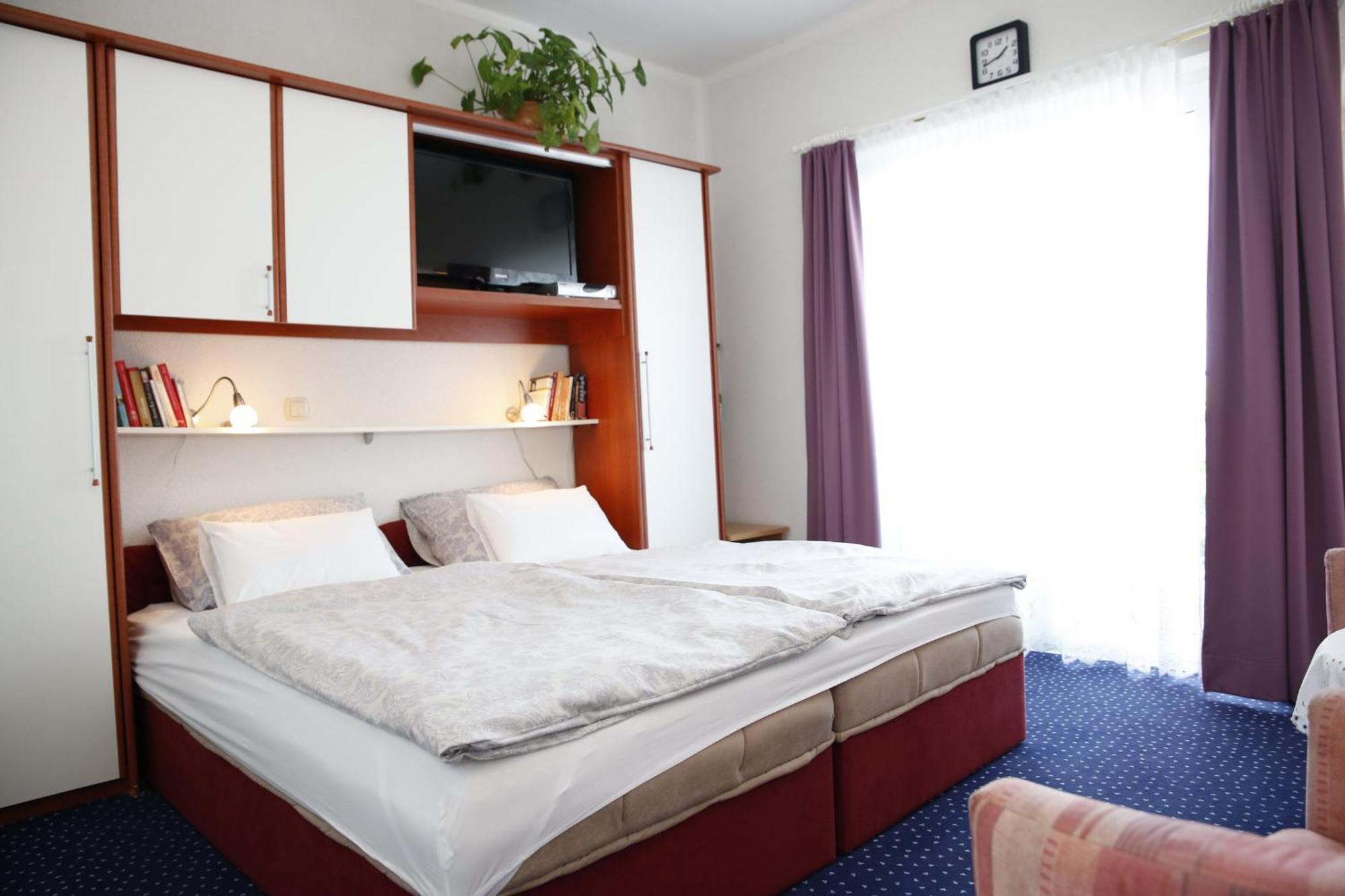 Apartments Katarine Zrinske โวดีเซ ภายนอก รูปภาพ