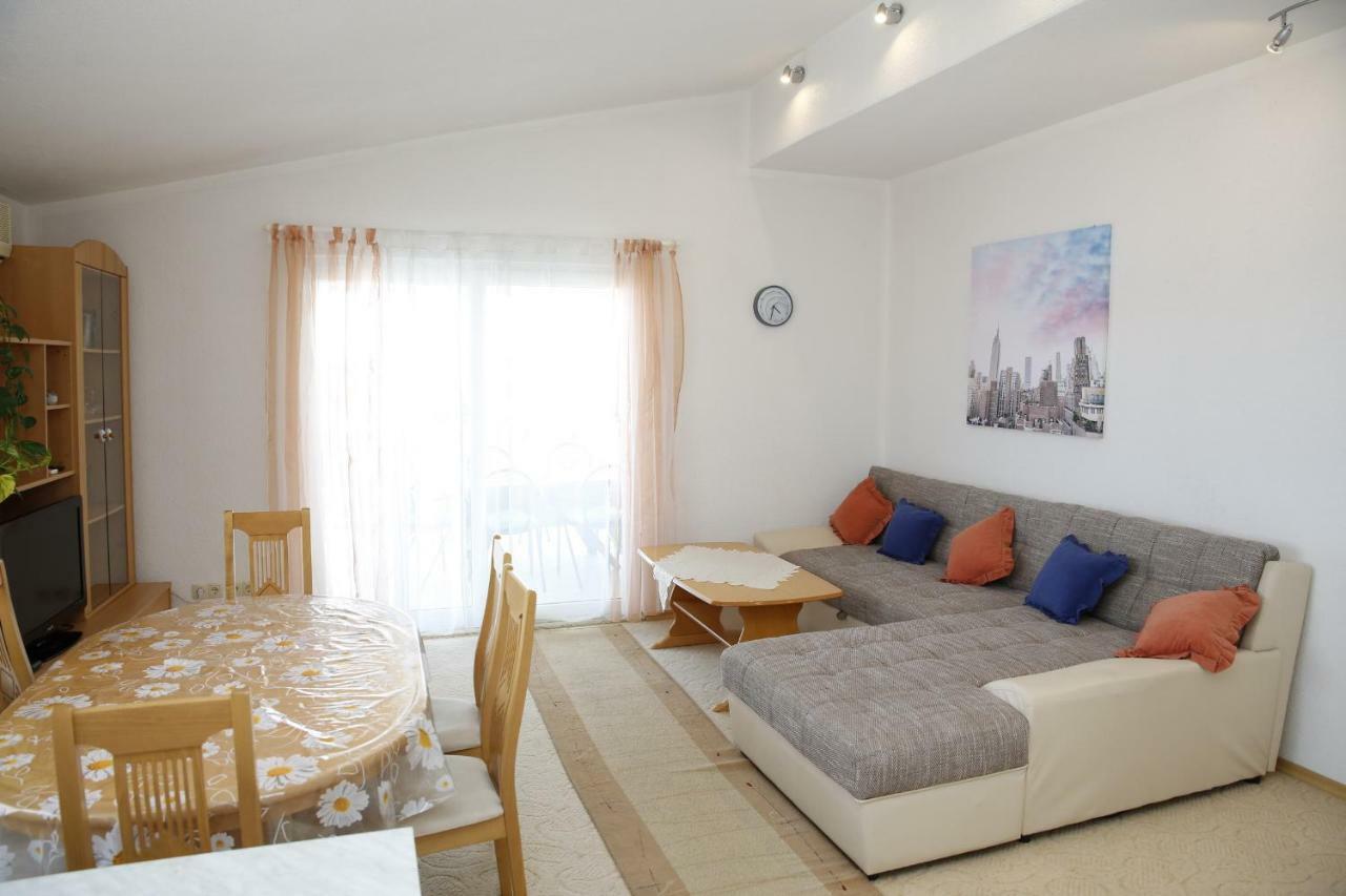 Apartments Katarine Zrinske โวดีเซ ภายนอก รูปภาพ